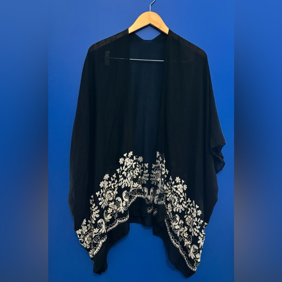 SHEIN Other - {SHEIN} black and cream embroidered kimono one size